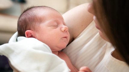 newborn sleeping and mom, A Pediatrician’s Guide to Welcoming Your Newborn Home with Boundaries